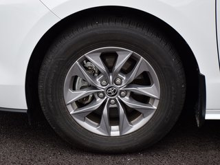 2024 Toyota Sienna LE HYBRID FWD in Mississauga, Ontario - 6 - w320h240px
