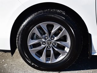 2024 Toyota Sienna LE in Mississauga, Ontario - 5 - w320h240px