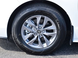 2025 Toyota Sienna LE FWD Hybrid in Mississauga, Ontario - 6 - w320h240px
