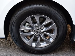 2025 Toyota Sienna LE in Mississauga, Ontario - 6 - w320h240px