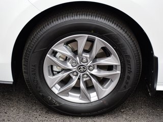 2025 Toyota Sienna XLE in Mississauga, Ontario - 5 - w320h240px