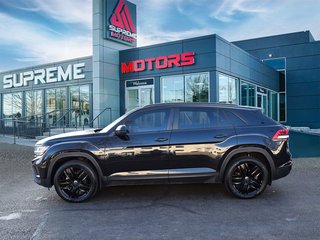 2022 Volkswagen Atlas Cross Sport Highline in Mississauga, Ontario - 3 - w320h240px