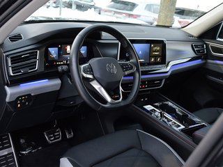 2025 Volkswagen Atlas Peak Edition in Mississauga, Ontario - 6 - w320h240px