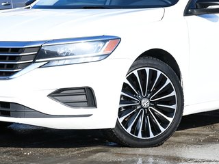 2022 Volkswagen Passat 2.0T Limited Edition in Mississauga, Ontario - 2 - w320h240px