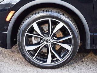 2022 Volkswagen Tiguan Highline R-Line in Mississauga, Ontario - 5 - w320h240px
