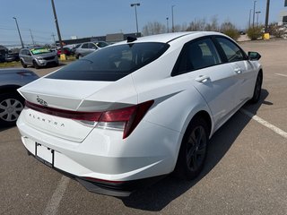 2022 Hyundai Elantra Preferred