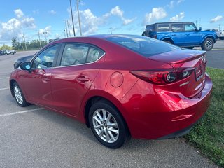 2018  Mazda3 SE