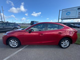 2018  Mazda3 SE