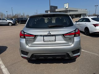 2023 Mitsubishi RVR ES