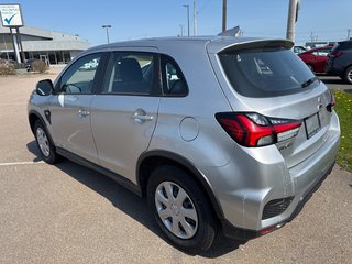 2023 Mitsubishi RVR ES