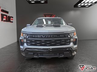 Chevrolet Silverado 1500 Custom Trail Boss 2026 à Rivière-du-Loup, Québec - 2 - w320h240px