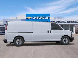 GMC Savana Cargo Van WT 155 2025 à Rivière-du-Loup, Québec - 5 - w320h240px