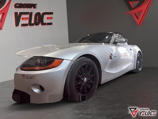 2003 BMW Z4 2.5i in Riviere-du-Loup, Quebec - 5 - w320h240px