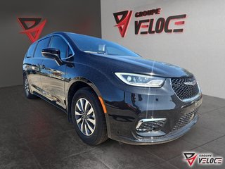 Chrysler Pacifica Hybrid SELECT 2025 à Rivière-du-Loup, Québec - 3 - w320h240px