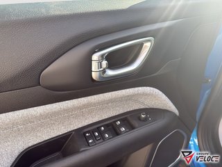 2025 Jeep Compass NORTH in Riviere-du-Loup, Quebec - 6 - w320h240px