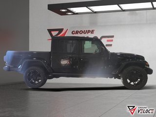 2023 Jeep Gladiator Willys *SIEGES ET VOLANT CHAUFFANT, MAGS + PNEUS* in Riviere-du-Loup, Quebec - 4 - w320h240px