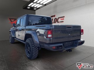 Jeep Gladiator WILLYS 2026 à Rivière-du-Loup, Québec - 4 - w320h240px