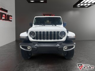 Jeep Wrangler 4-Door SAHARA 2026 à Rivière-du-Loup, Québec - 2 - w320h240px