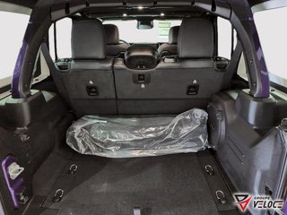 Jeep Wrangler 4-Door RUBICON X 2026 à Rivière-du-Loup, Québec - 6 - w320h240px
