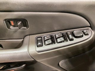 Chevrolet SILVERADO 1500HD  2005 à Québec, Québec - 11 - w320h240px