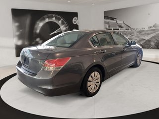 Honda Accord Sedan  2010 à Québec, Québec - 4 - w320h240px