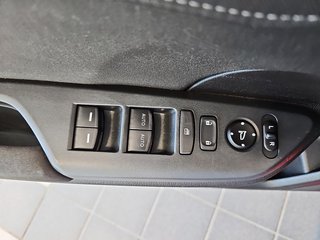 Honda Civic Hatchback  2019 à Québec, Québec - 12 - w320h240px