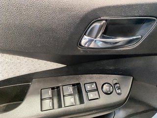 2015 Honda CR-V in Quebec, Quebec - 10 - w320h240px