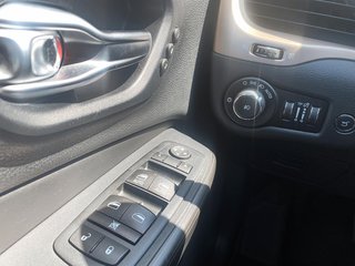 Jeep Cherokee  2015 à Québec, Québec - 15 - w320h240px