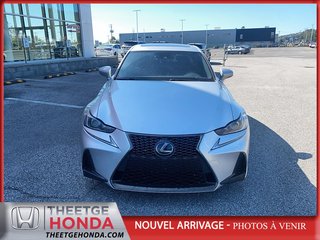 2020 Lexus IS in Quebec, Quebec - 3 - w320h240px