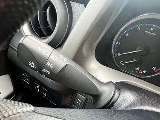 2018 Toyota RAV4 in Quebec, Quebec - 14 - w320h240px