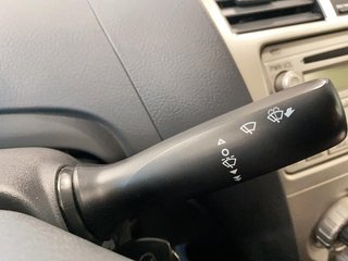 2012 Toyota Yaris in Quebec, Quebec - 12 - w320h240px