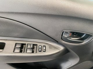 2012 Toyota Yaris in Quebec, Quebec - 10 - w320h240px