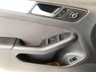 Volkswagen Jetta Sedan  2014 à Québec, Québec - 10 - w320h240px