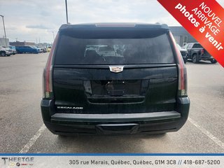 2020 Cadillac Escalade in Quebec, Quebec - 2 - w320h240px
