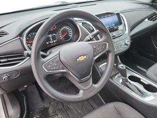 Chevrolet Malibu  2020 à Québec, Québec - 12 - w320h240px