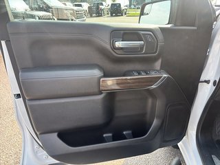 Chevrolet Silverado 1500  2021 à Québec, Québec - 9 - w320h240px