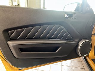 2010 Ford Mustang in Quebec, Quebec - 14 - w320h240px