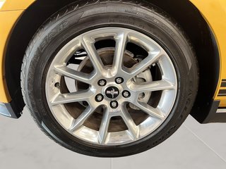 2010 Ford Mustang in Quebec, Quebec - 10 - w320h240px