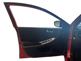 Hyundai ACCENT  2015 à Québec, Québec - 10 - w320h240px