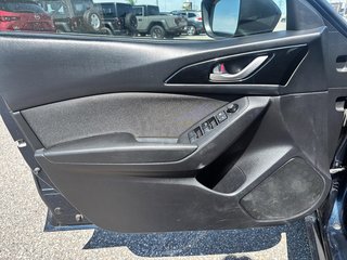 2016 Mazda 3 in Quebec, Quebec - 9 - w320h240px