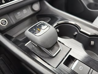 Nissan ROGUE AWD SV  2023 à Québec, Québec - 13 - w320h240px