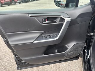 Toyota RAV4  2022 à Québec, Québec - 8 - w320h240px