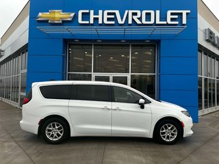 2022  Grand Caravan SXT in Grand Falls, New Brunswick - 3 - w320h240px