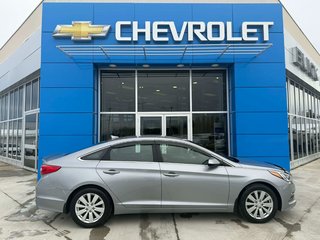 2016 Hyundai Sonata 2.4L GL in Grand Falls, New Brunswick - 4 - w320h240px