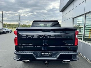 Chevrolet Silverado 1500 Custom Trail Boss 2021 à Tracadie-Sheila, Nouveau-Brunswick - 5 - w320h240px