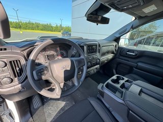 Chevrolet Silverado 1500 Custom Trail Boss 2026 à Tracadie-Sheila, Nouveau-Brunswick - 5 - w320h240px