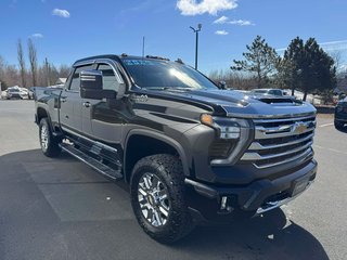 Chevrolet Silverado 2500HD High Country 2024 à Tracadie-Sheila, Nouveau-Brunswick - 3 - w320h240px