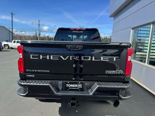 Chevrolet Silverado 2500HD High Country 2024 à Tracadie-Sheila, Nouveau-Brunswick - 2 - w320h240px