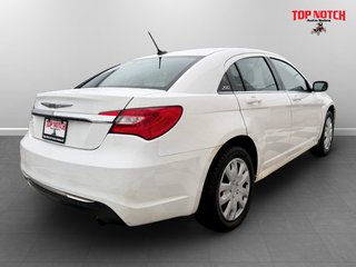 2013 Chrysler 200 LX, Keyless entry, MP3, Cruise control in COLDBROOK, Nova Scotia - 4 - w320h240px