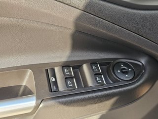 Ford Escape SE 2017 à COLDBROOK, Nouvelle-Écosse - 6 - w320h240px